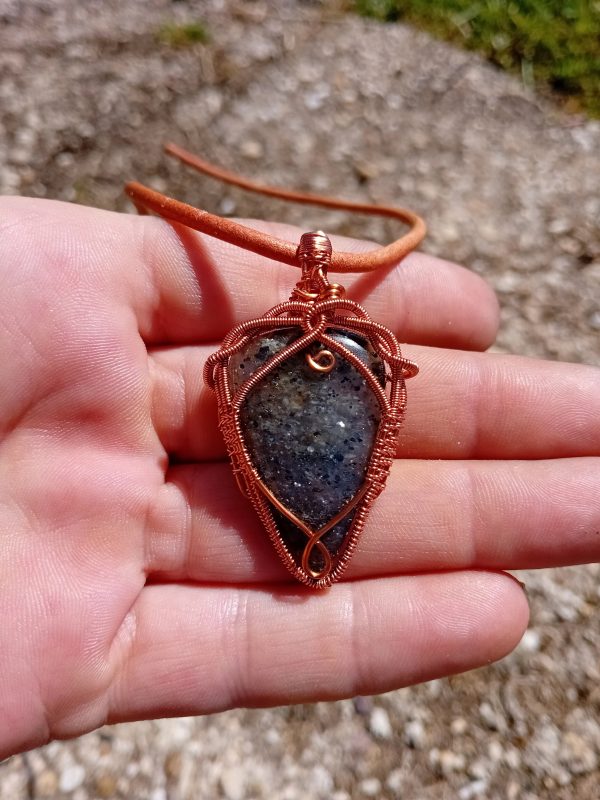 Talisman "Eclats du Silence" ,Quartz à inclusions de micas