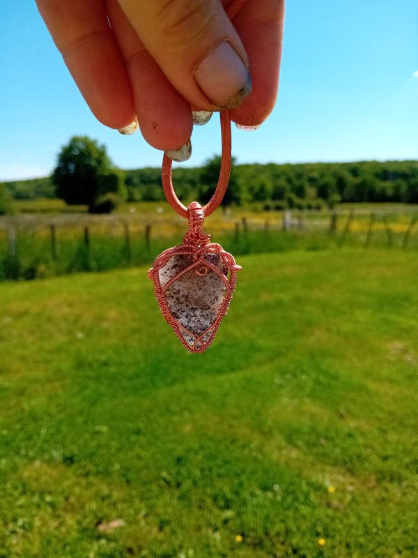 Talisman "Eclats du Silence" ,Quartz à inclusions de micas